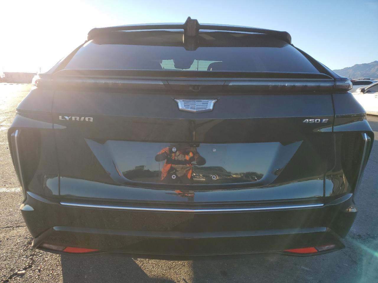 2024 CADILLAC LYRIQ LUXURY VIN:1GYKPSRK5RZ106628