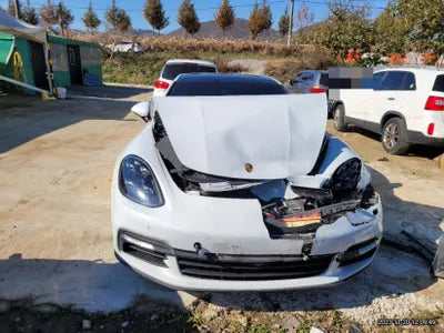 2018 Porsche Panamera VIN: