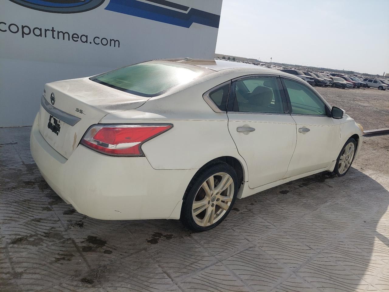 2015 NISSAN ALTIMA VIN:1N4BL3AP2FC******