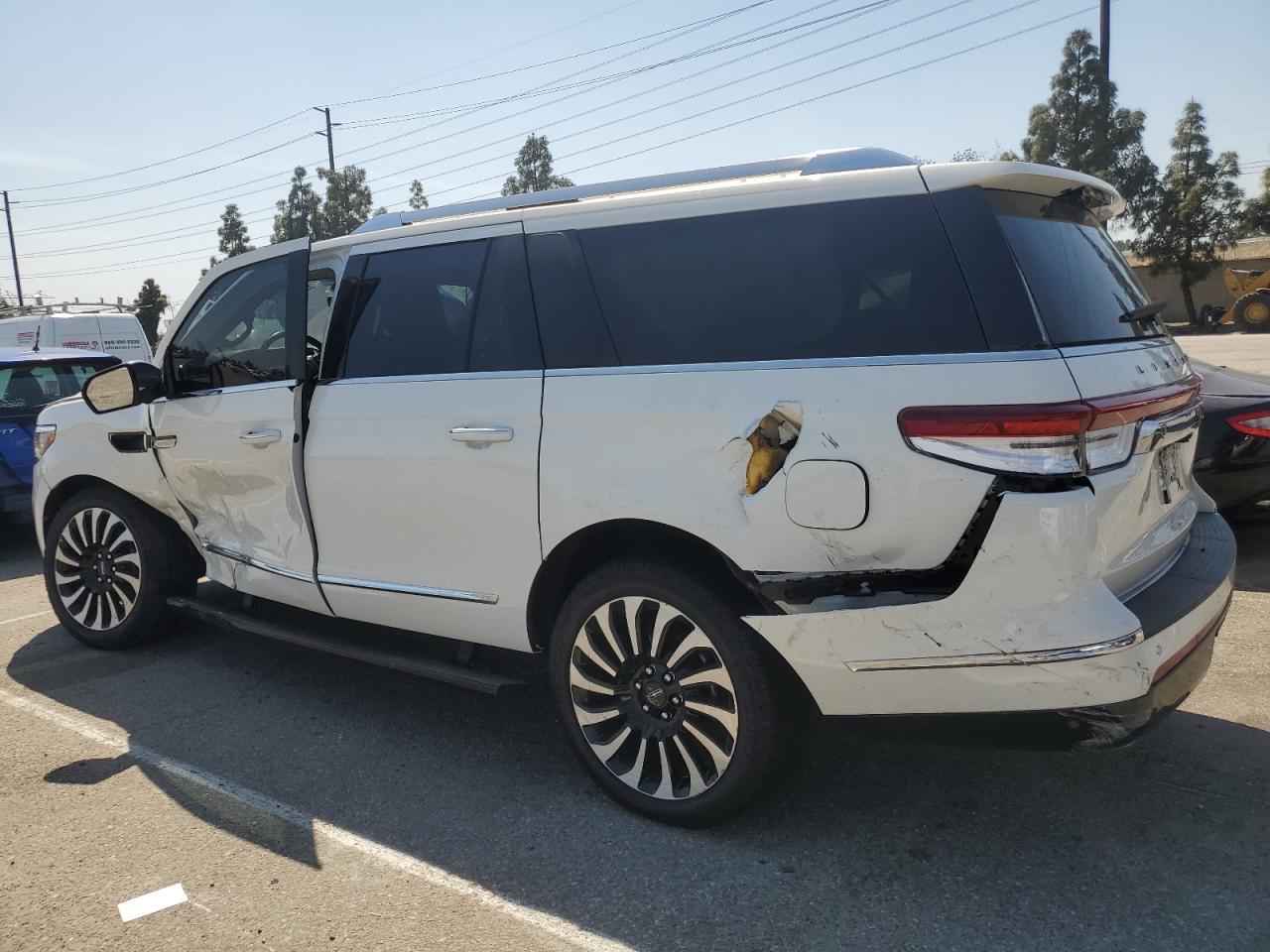 2023 LINCOLN NAVIGATOR L BLACK LABEL VIN:5LMJJ3TG3PEL00651