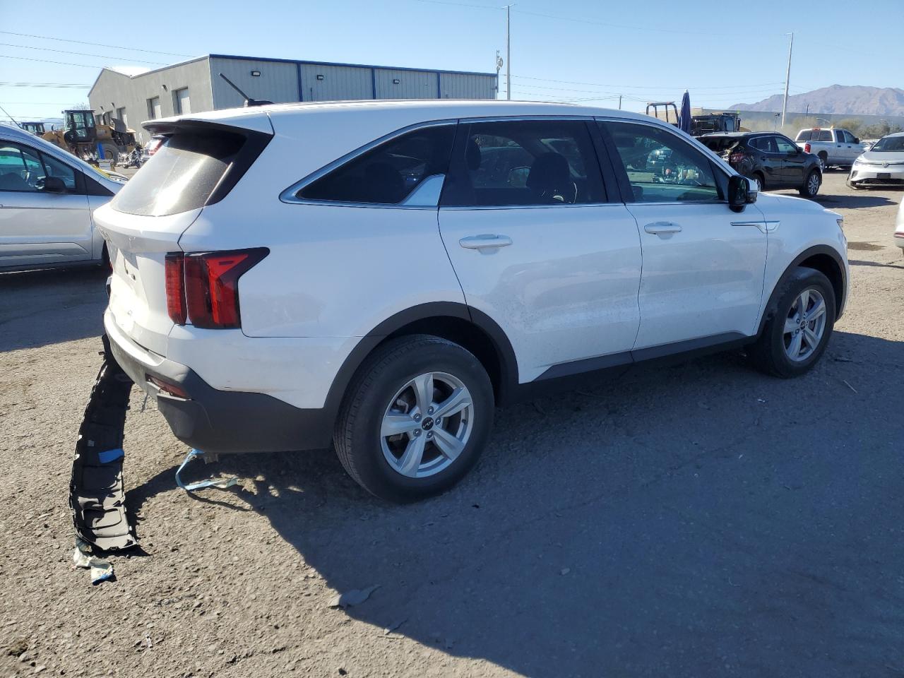 2022 KIA SORENTO LX VIN:5XYRGDLC8NG099989