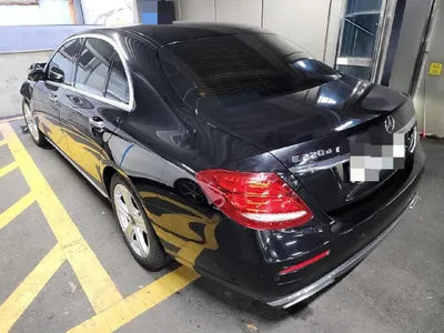 2018 Mercedes-Benz E 220 VIN: