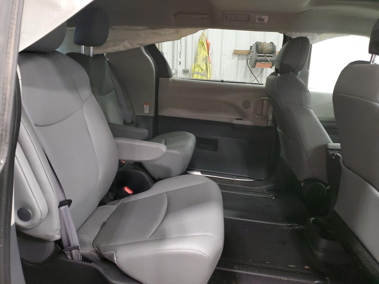 2023 TOYOTA SIENNA XLE VIN:5TDJSKFC3PS093292