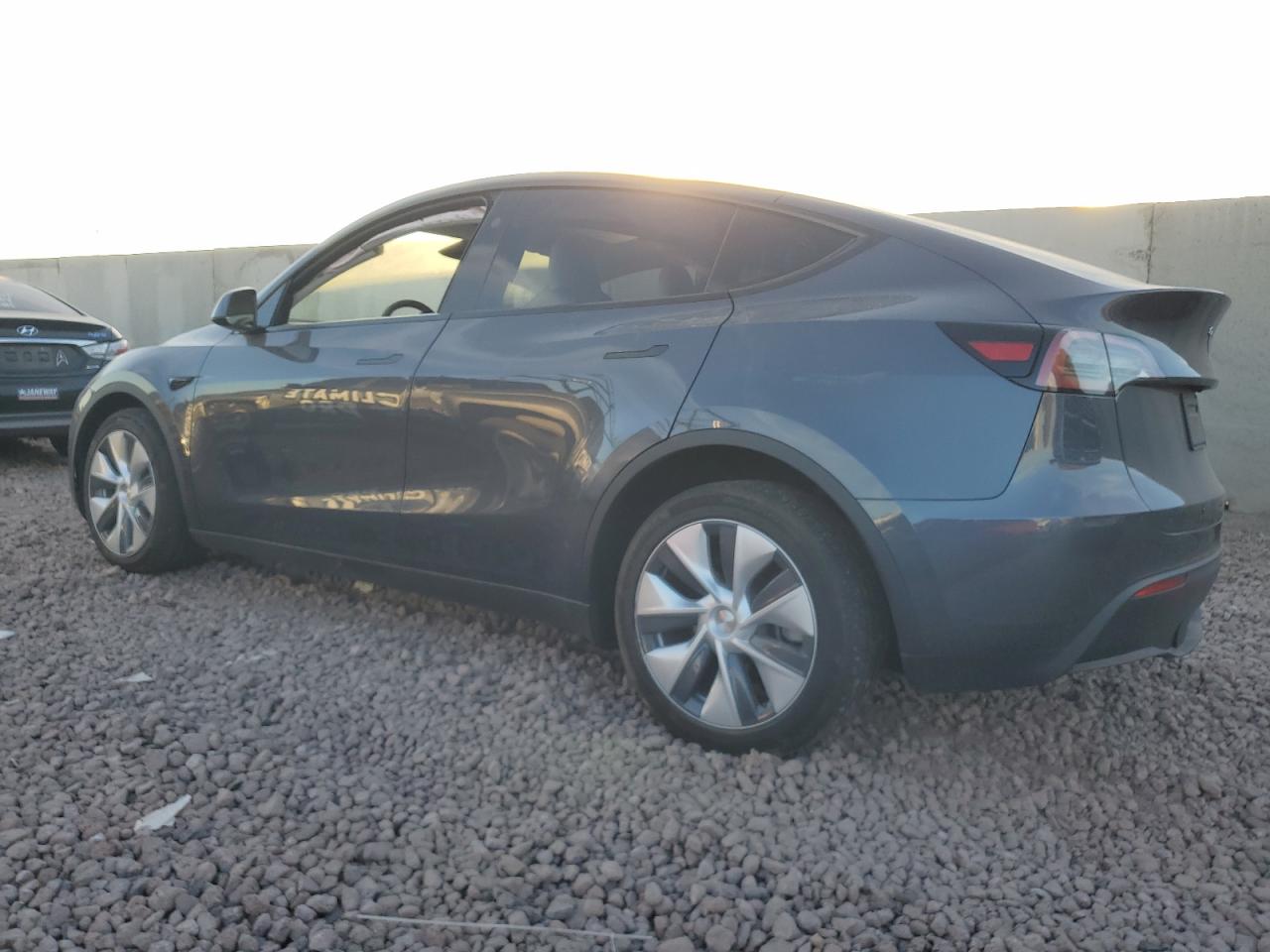 2023 TESLA MODEL Y  VIN:7SAYGDEE6PF860607