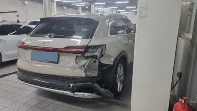 2021 Audi e-tron VIN: