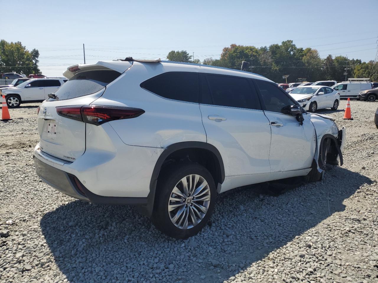 2024 TOYOTA HIGHLANDER LE VIN:5TDKDRAH1RS536956
