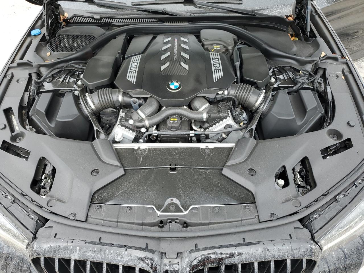 2022 BMW M550XI  VIN:WBA13BK02NCH74485