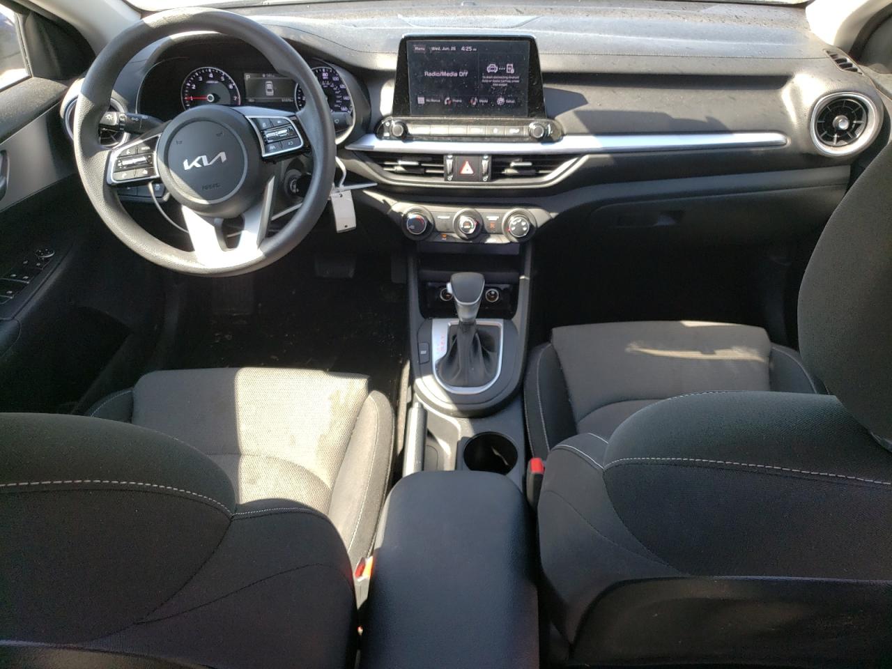 2022 KIA FORTE FE VIN:3KPF24AD2NE485902