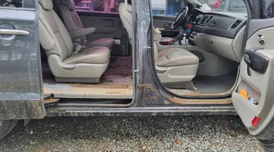 2017 Kia Carnival VIN: