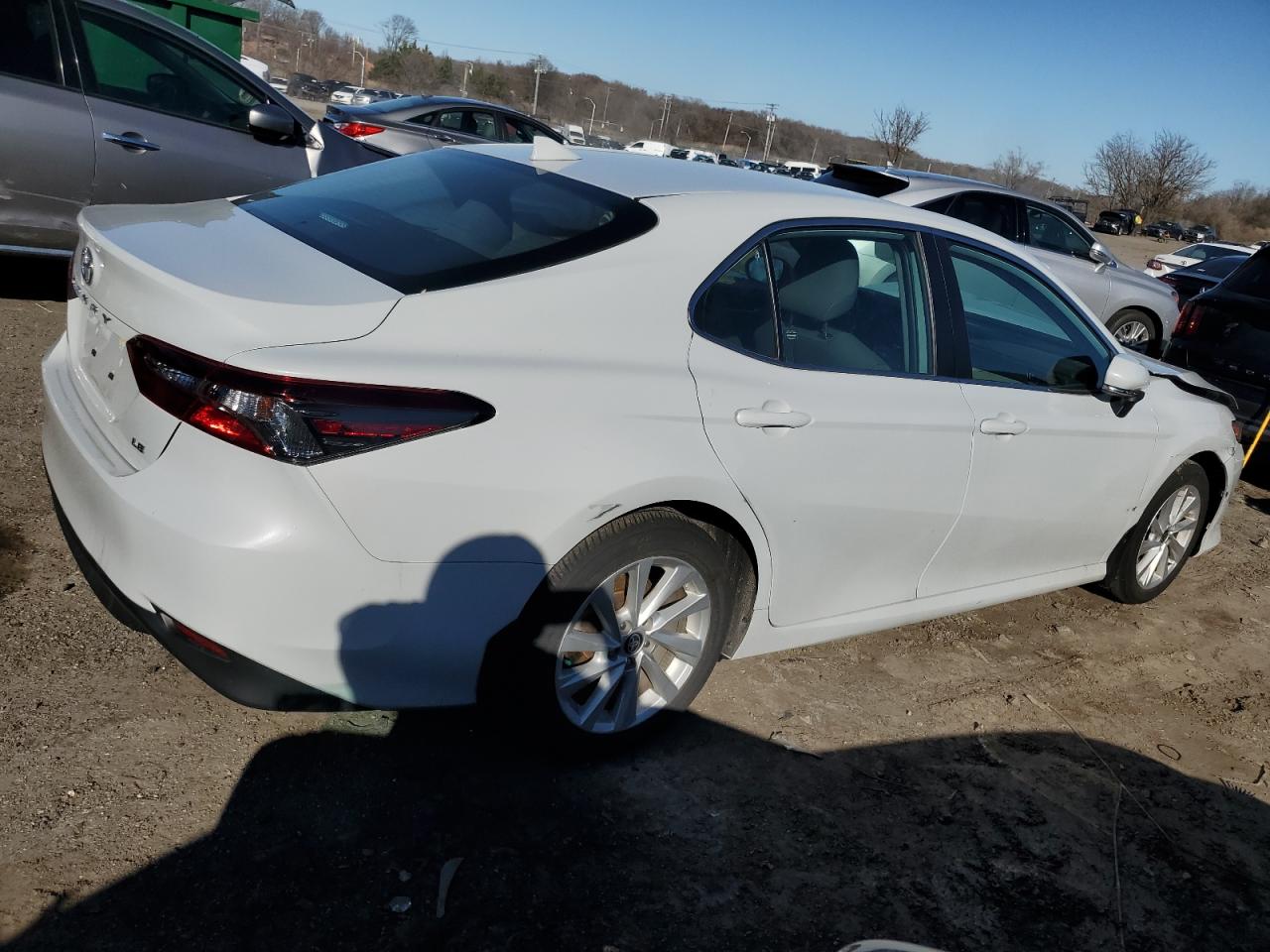 2022 TOYOTA CAMRY LE VIN:4T1C11AK1NU075818
