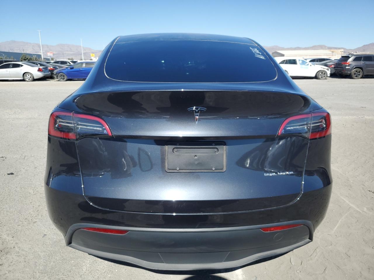 2024 TESLA MODEL Y  VIN:7SAYGAEEXRF986437