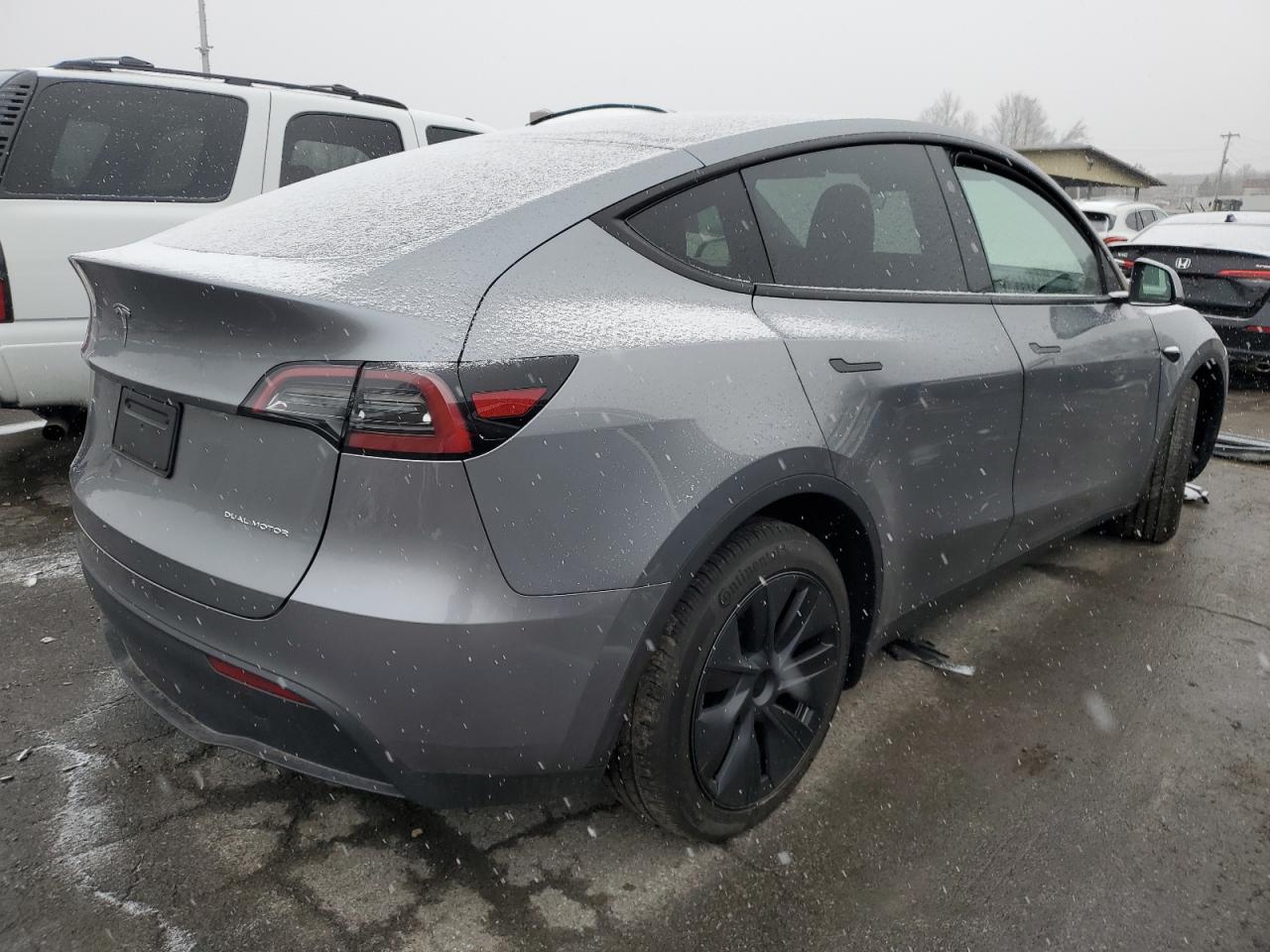 2024 TESLA MODEL Y  VIN:7SAYGAEE3RF185770