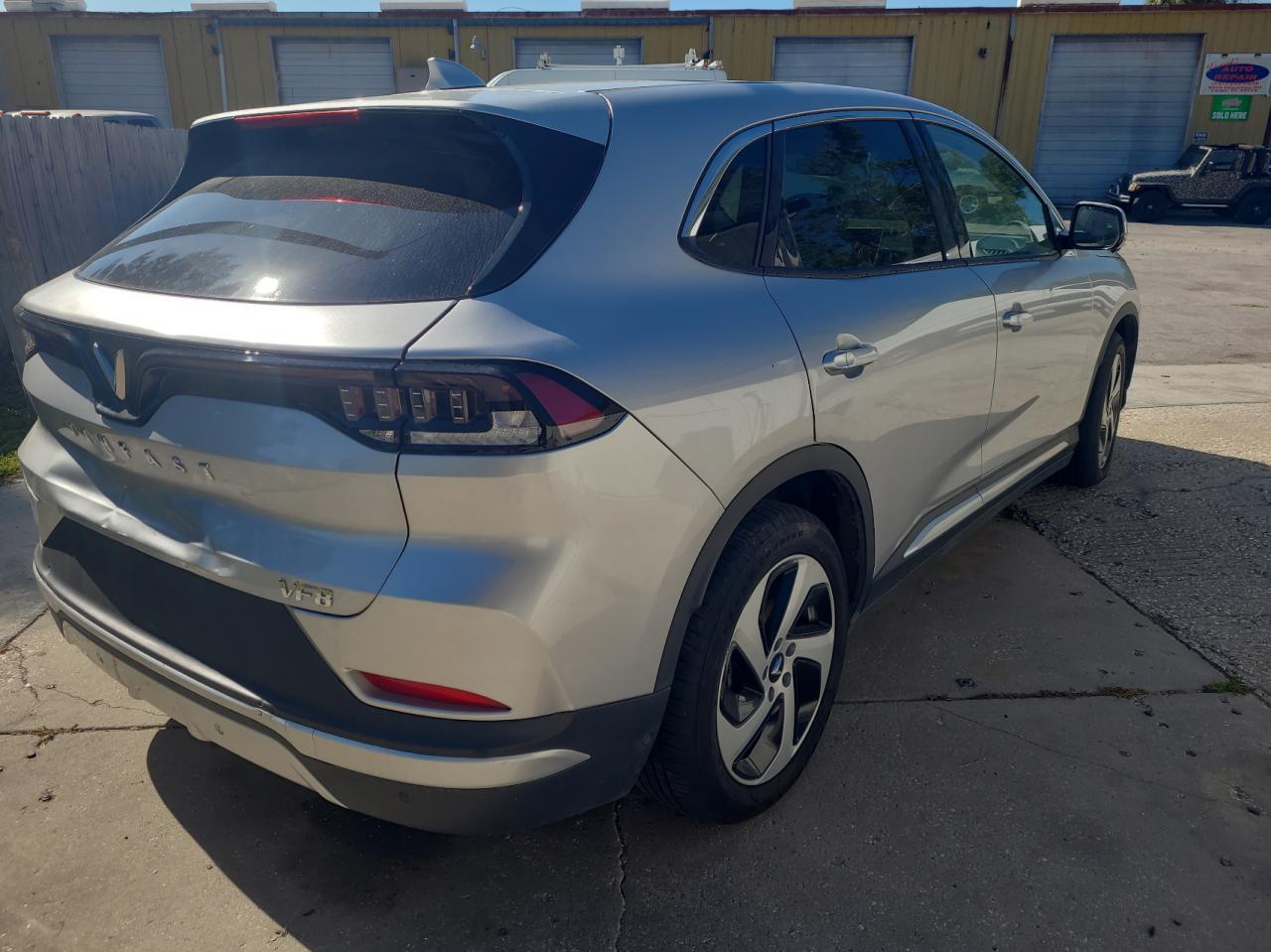 2023 VINFAST TRADING AND PRODUCTION LLC VF 8 ECO VIN:RLLV1AEB5PH002749