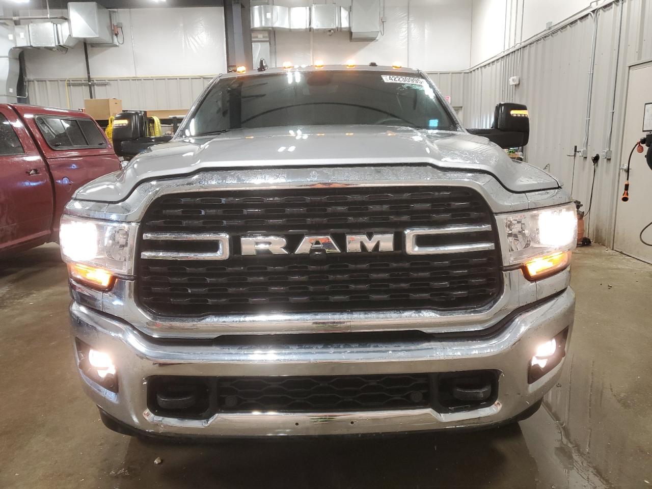2024 RAM 3500 BIG HORN VIN:3C63RRHL8RG295600