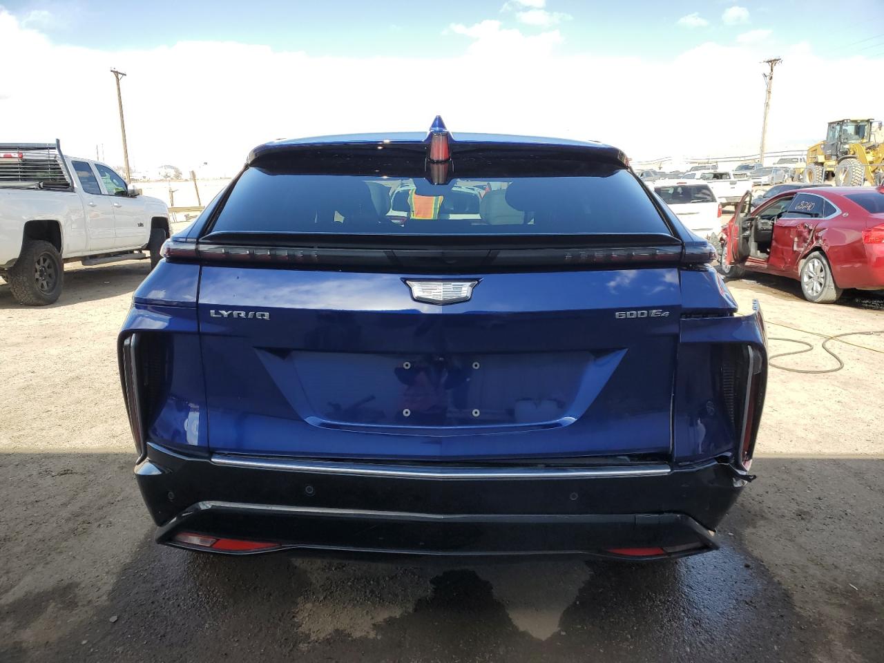 2024 CADILLAC LYRIQ LUXURY VIN:1GYKPPRL0RZ100077