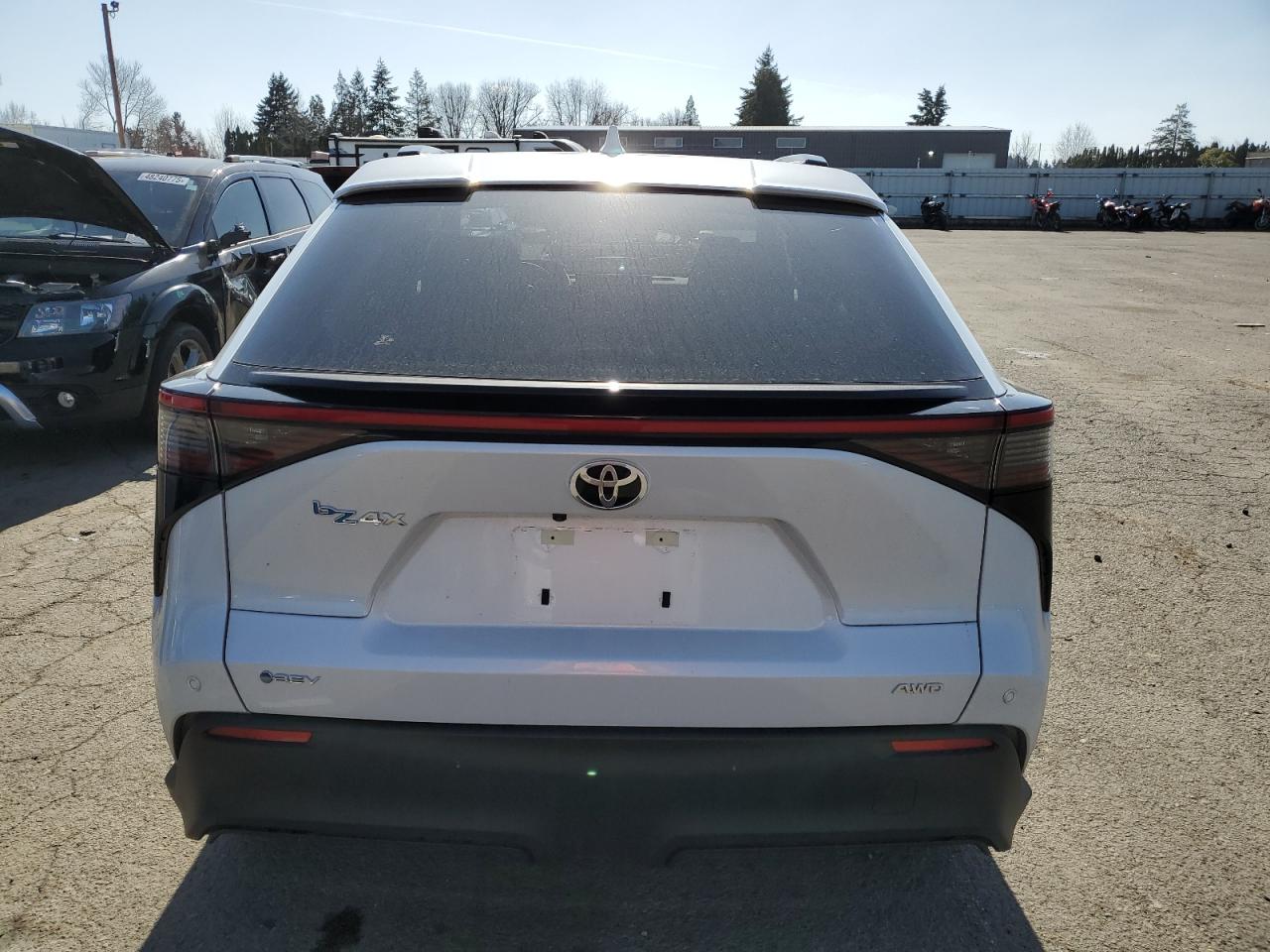 2024 TOYOTA BZ4X XLE VIN:JTMABACA4RA085313