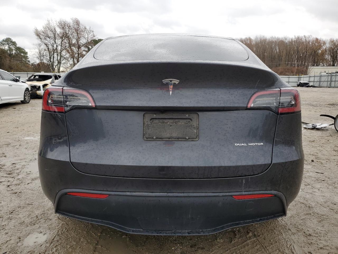 2024 TESLA MODEL Y  VIN:7SAYGAEE4RF002358