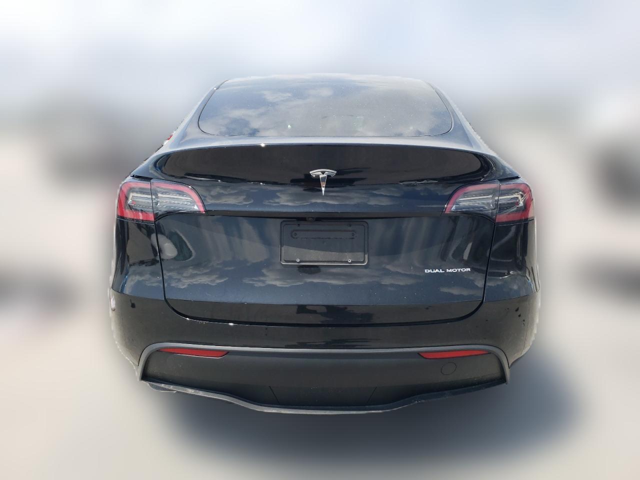 2023 TESLA MODEL Y  VIN:7SAYGDEE4PA153972