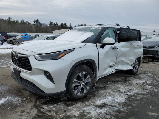2022 TOYOTA HIGHLANDER XLE VIN:5TDHZRBH0NS246678