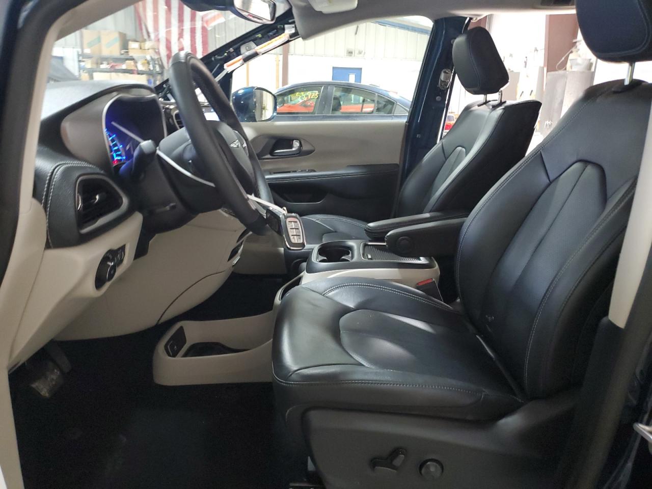 2022 CHRYSLER PACIFICA HYBRID TOURING L VIN:2C4RC1L73NR102368