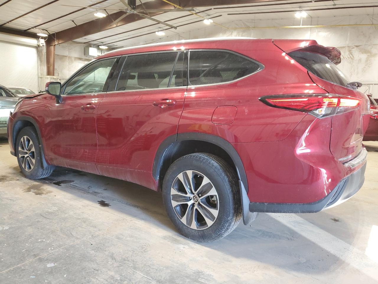 2022 TOYOTA HIGHLANDER XLE VIN:5TDGZRBH7NS171490