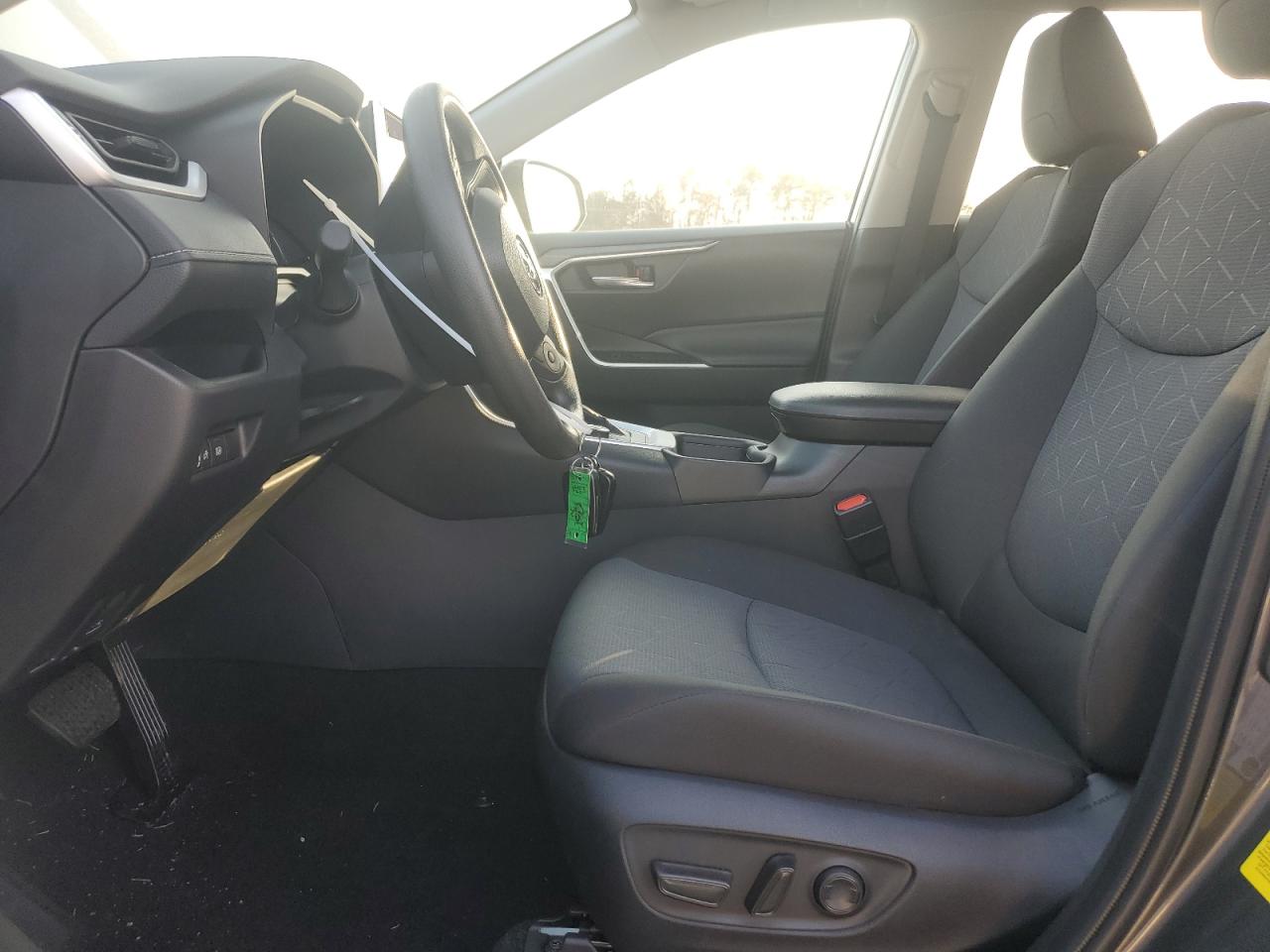 2024 TOYOTA RAV4 XLE VIN:2T3RWRFV2RW246859