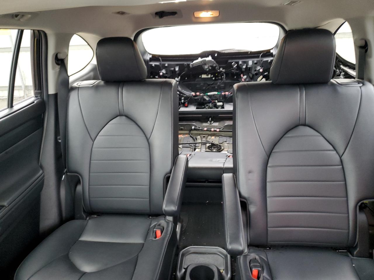 2022 TOYOTA HIGHLANDER XLE VIN:5TDGZRBH6NS591676