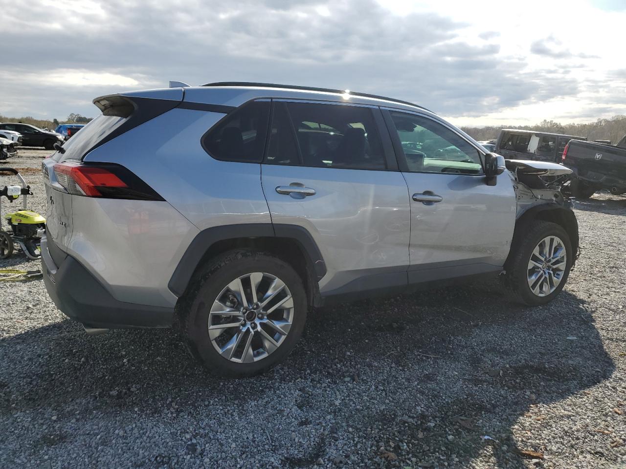 2022 TOYOTA RAV4 XLE PREMIUM VIN:2T3C1RFVXNC182330