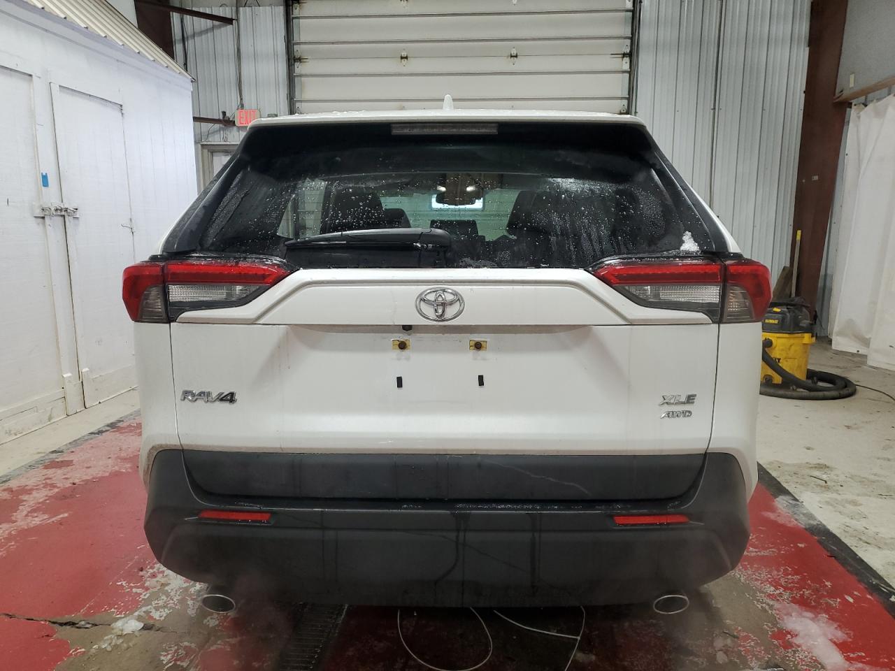 2023 TOYOTA RAV4 XLE PREMIUM VIN:JTMA1RFV7PJ041853