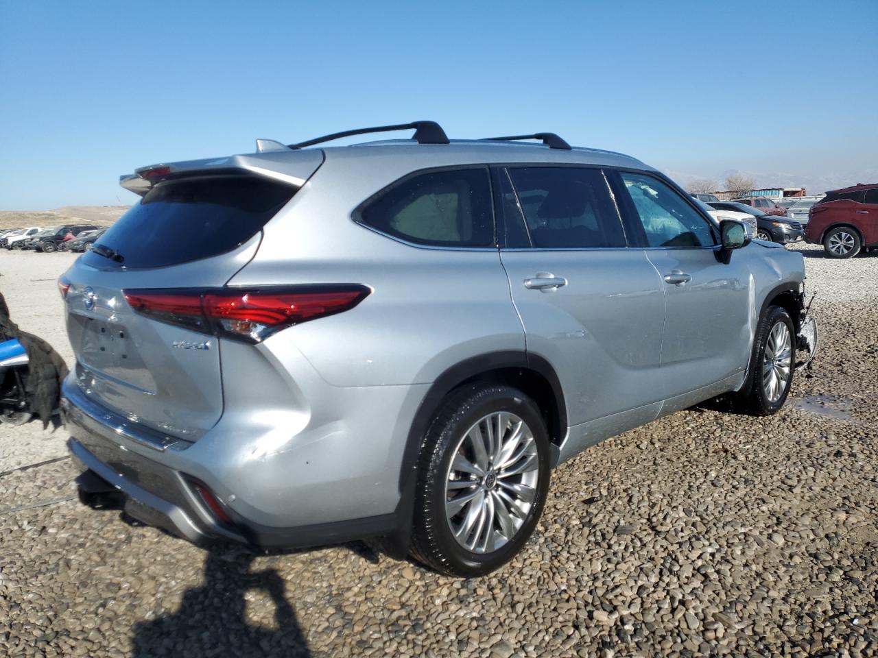 2022 TOYOTA HIGHLANDER HYBRID PLATINUM VIN:5TDEBRCH4NS090490