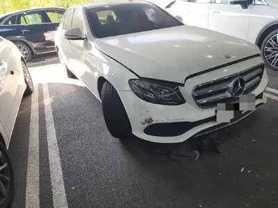 2016 Mercedes-Benz E 220 VIN: