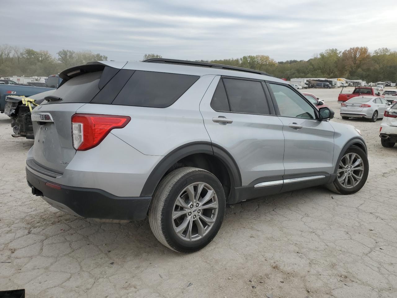 2022 FORD EXPLORER XLT VIN:1FMSK8DH3NGB32889