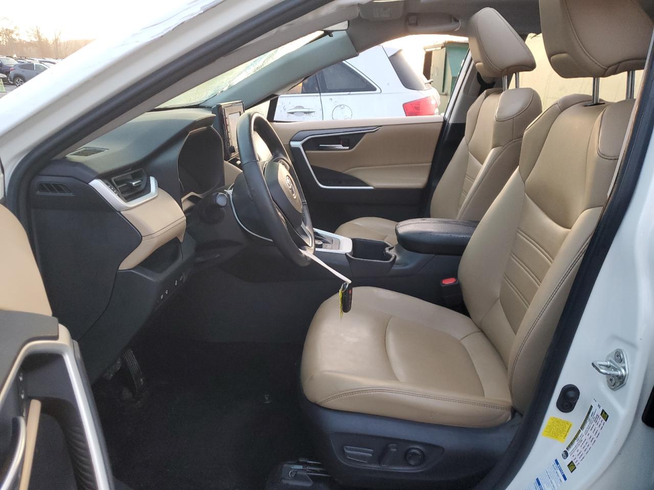 2022 TOYOTA RAV4 XLE PREMIUM VIN:4T3B6RFV0NU084841