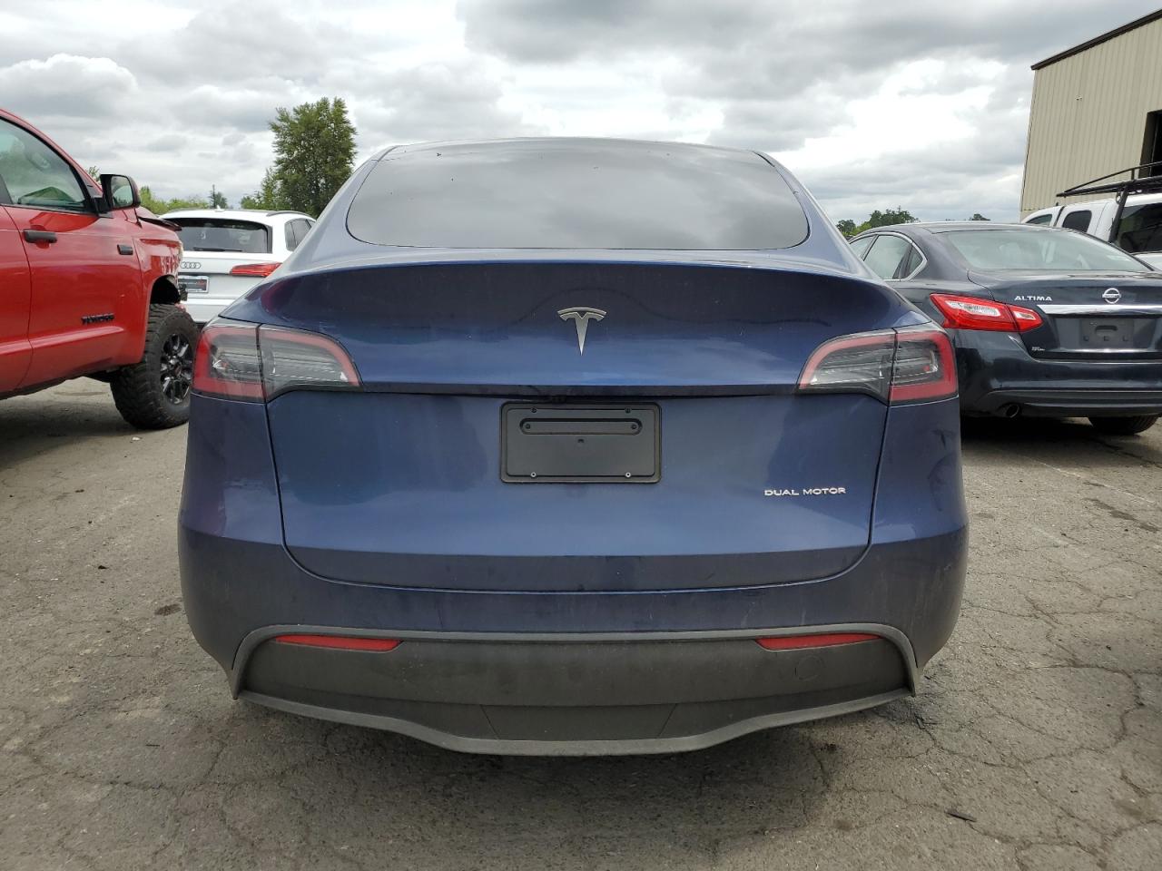 2023 TESLA MODEL Y  VIN:7SAYGDEE7PF907143