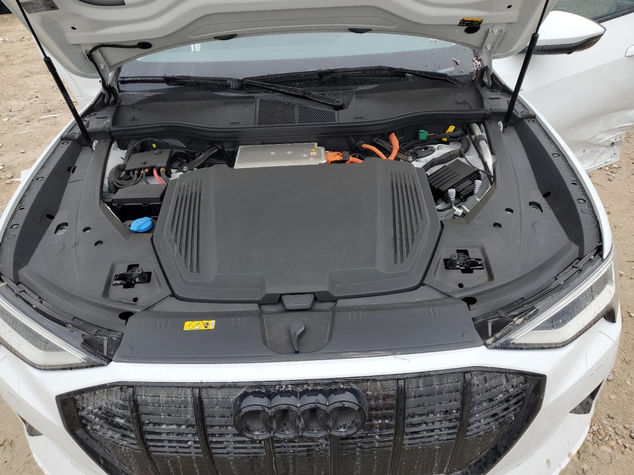 2022 AUDI E-TRON PREMIUM VIN:WA1AAAGE4NB042461