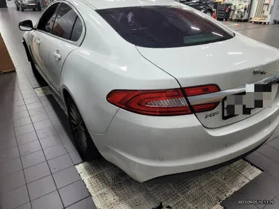 2014 Jaguar XF VIN: