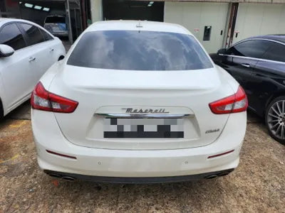 2018 Maserati Ghibli VIN: