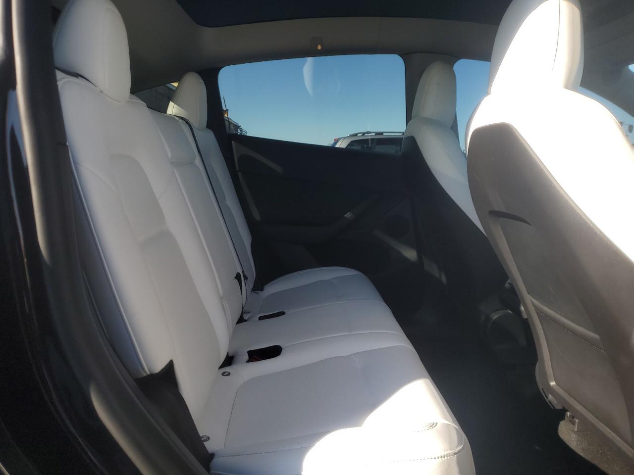 2022 TESLA MODEL Y  VIN:7SAYGDEF1NF543047