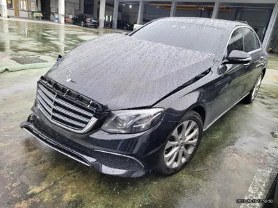 2016 Mercedes-Benz E 220 VIN: