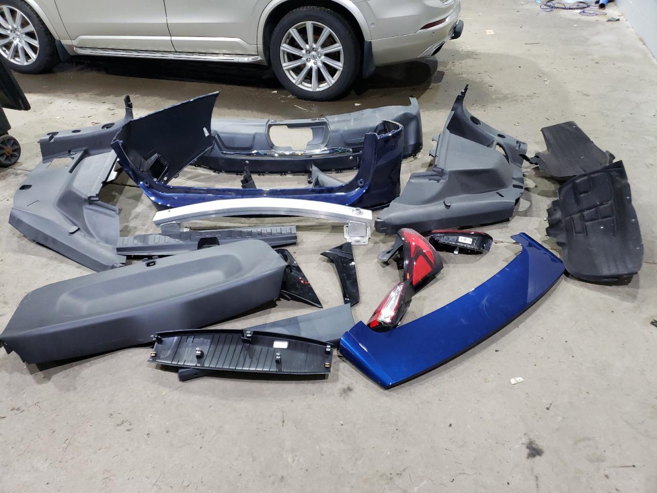 2023 CHEVROLET EQUINOX PREMIER VIN:3GNAXXEG0PL106810