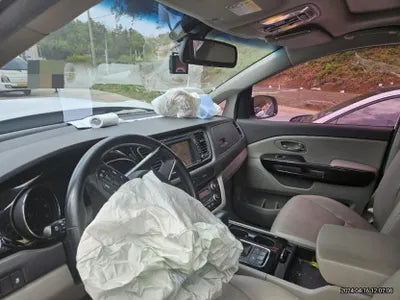 2017 Kia Carnival VIN: