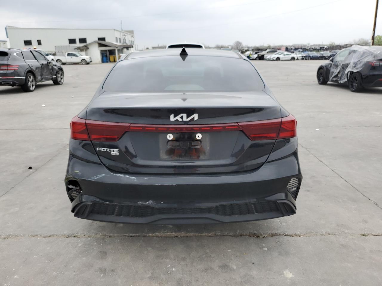 2022 KIA FORTE FE VIN:3KPF24AD4NE501047