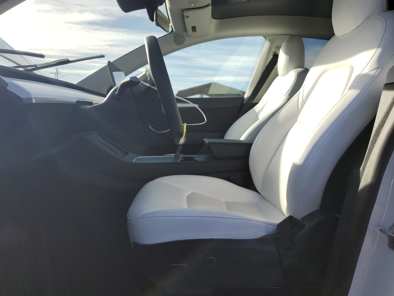 2023 TESLA MODEL Y  VIN:7SAYGDEE1PF638153
