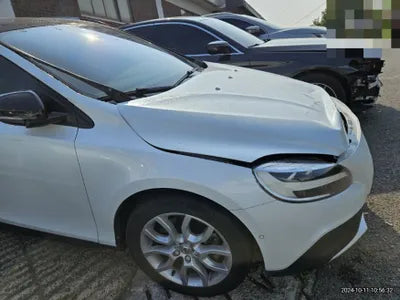 2016 Volvo V40 VIN:
