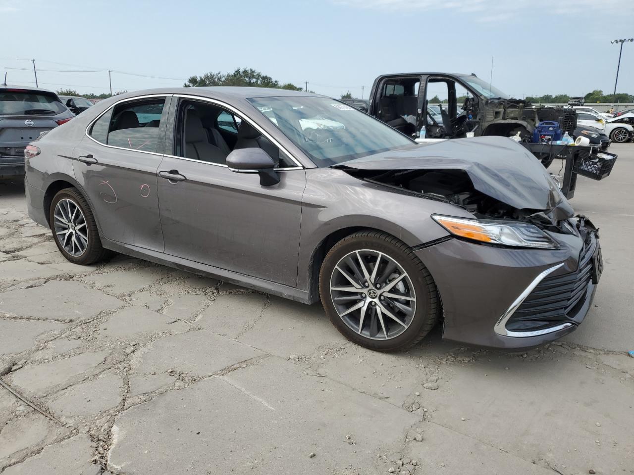 2022 TOYOTA CAMRY XLE VIN:4T1F11BK2NU057582