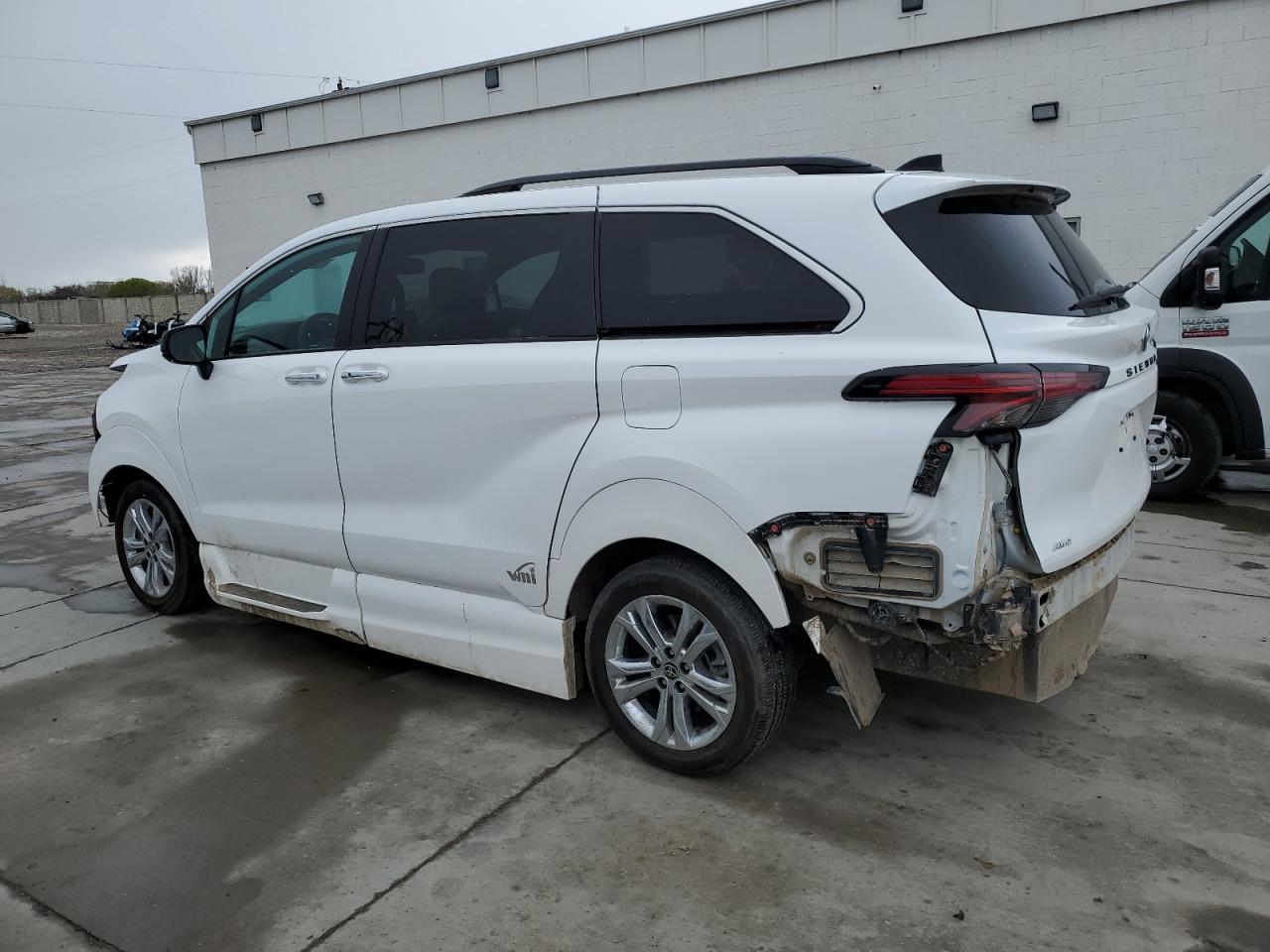 2023 TOYOTA SIENNA XSE VIN:5TDDSKFC7PS089050