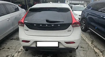 2018 Volvo V40 YV1MV79K0J2463670 VIN:YV1MV79K0J2463670