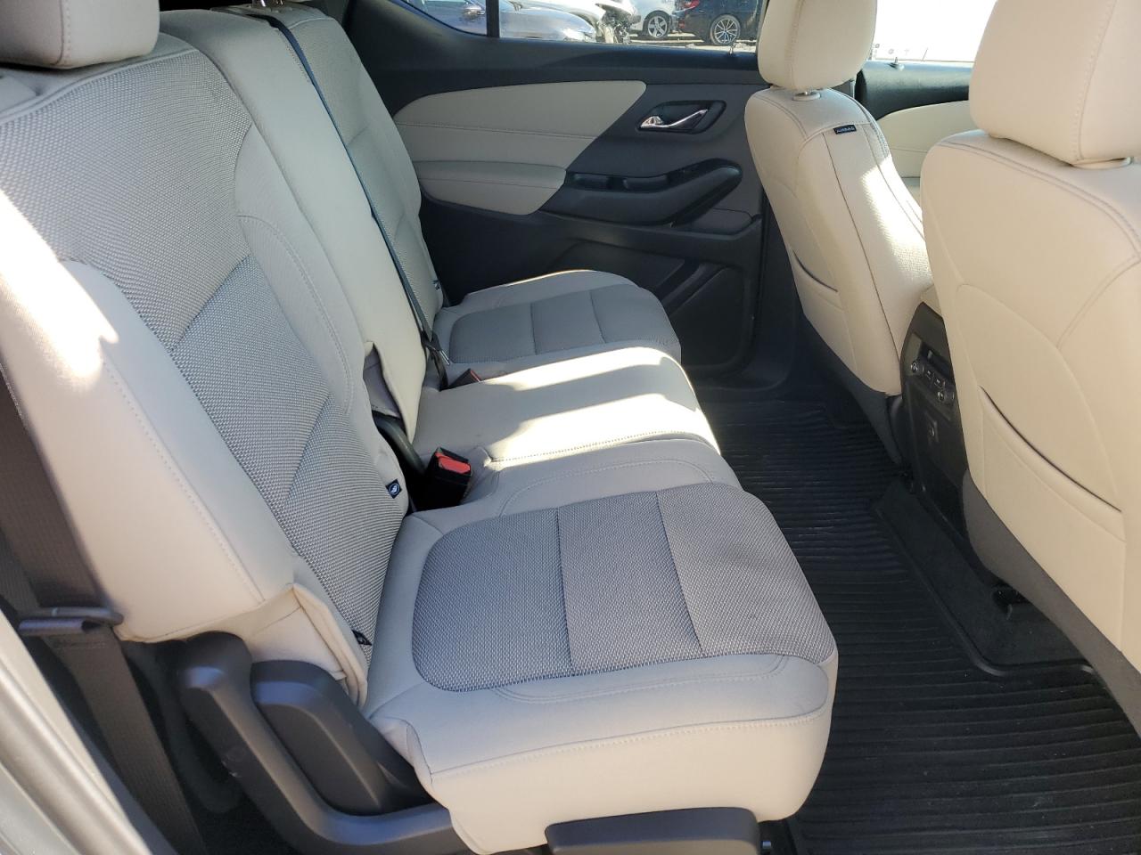 2023 CHEVROLET TRAVERSE LS VIN:1GNEVLKW0PJ200334