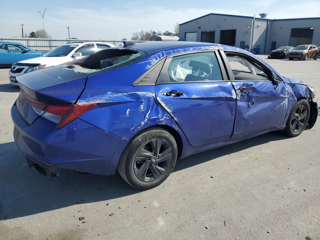 2022 HYUNDAI ELANTRA SEL VIN:KMHLM4AG5NU335092