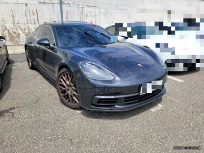 2018 Porsche Panamera VIN: